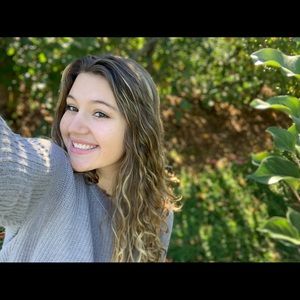 Meet your Posher, Rayne